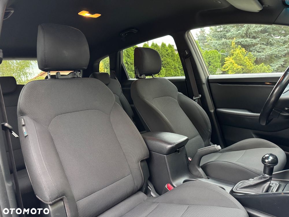 Kia Carens 1.7 CRDi L DCT - 31