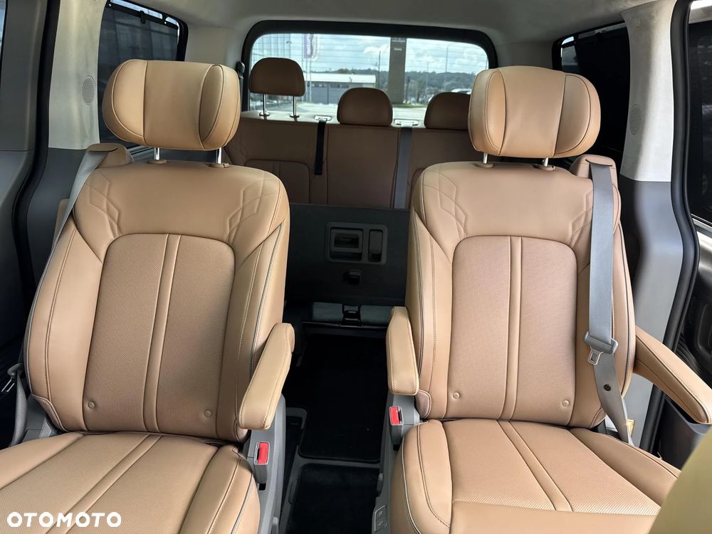 Hyundai Staria 1.6 T-GDI HEV Luxury - 16
