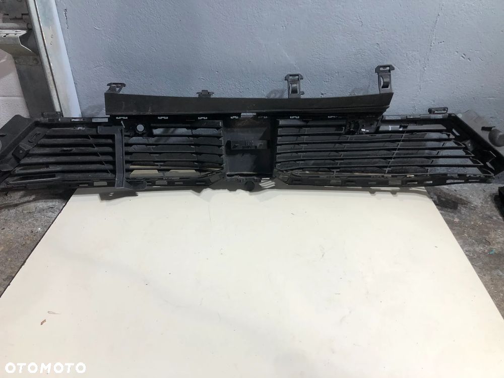 KRATKA ZDERZAKA PEUGEOT 3008 9845660680 - 2