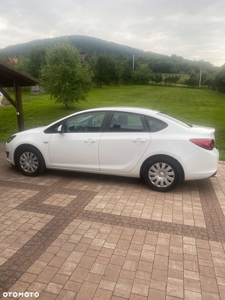 Opel Astra 1.4 T Executive EU6 - 4