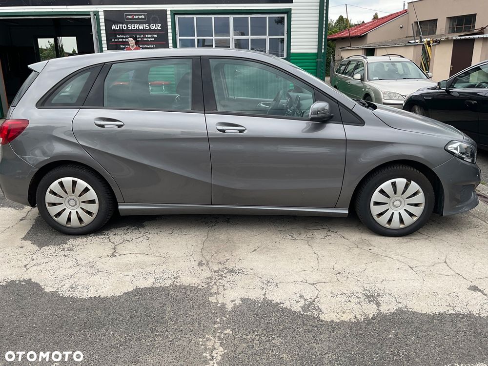 Mercedes-Benz Klasa B 180 d BlueEFFICIENCY Edition Style - 4