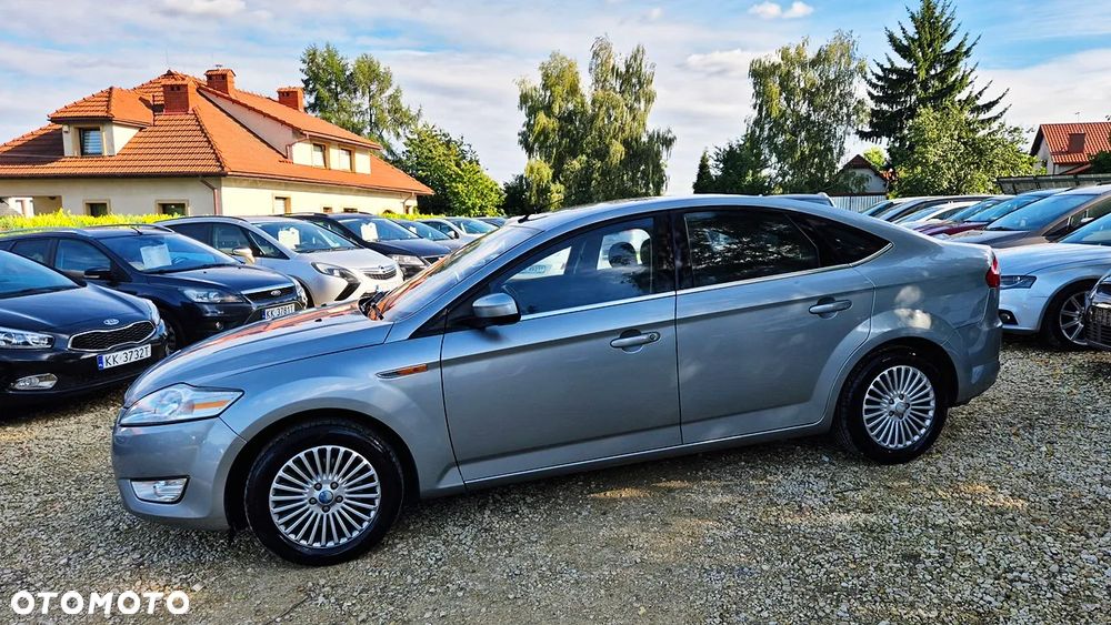Ford Mondeo 2.0 FF Ghia - 21