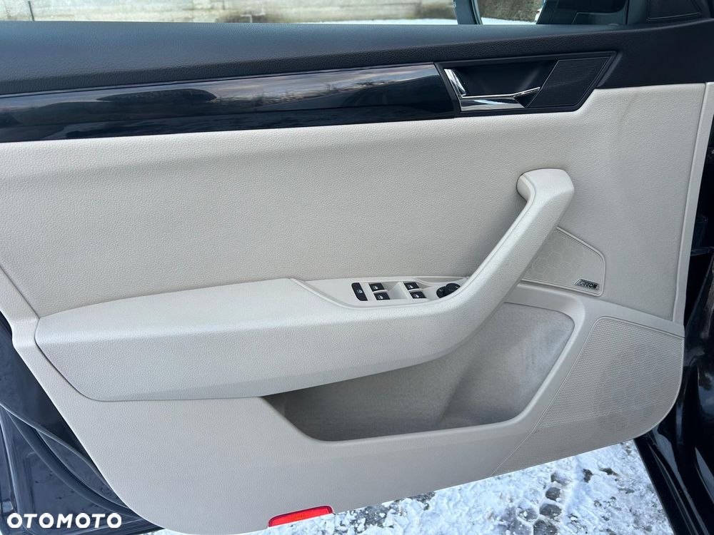 Skoda Superb 2.0 TSI 4x4 Sportline DSG - 24
