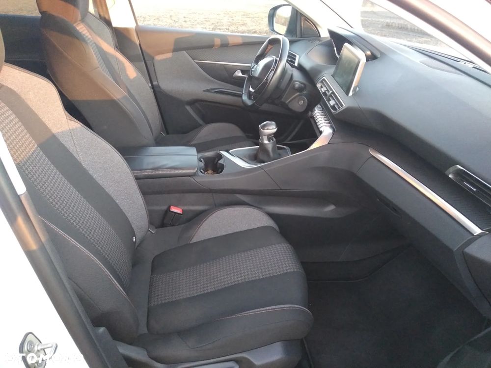 Peugeot 3008 1.5 BlueHDi Allure S&S - 8