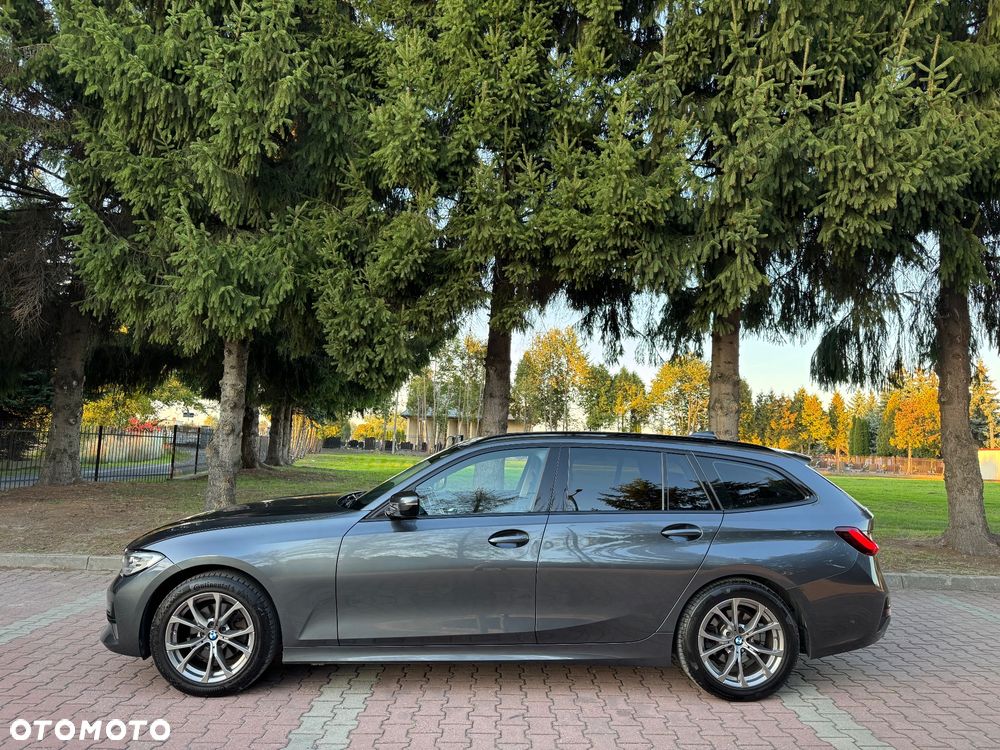 BMW Seria 3 320d Sport Line - 8