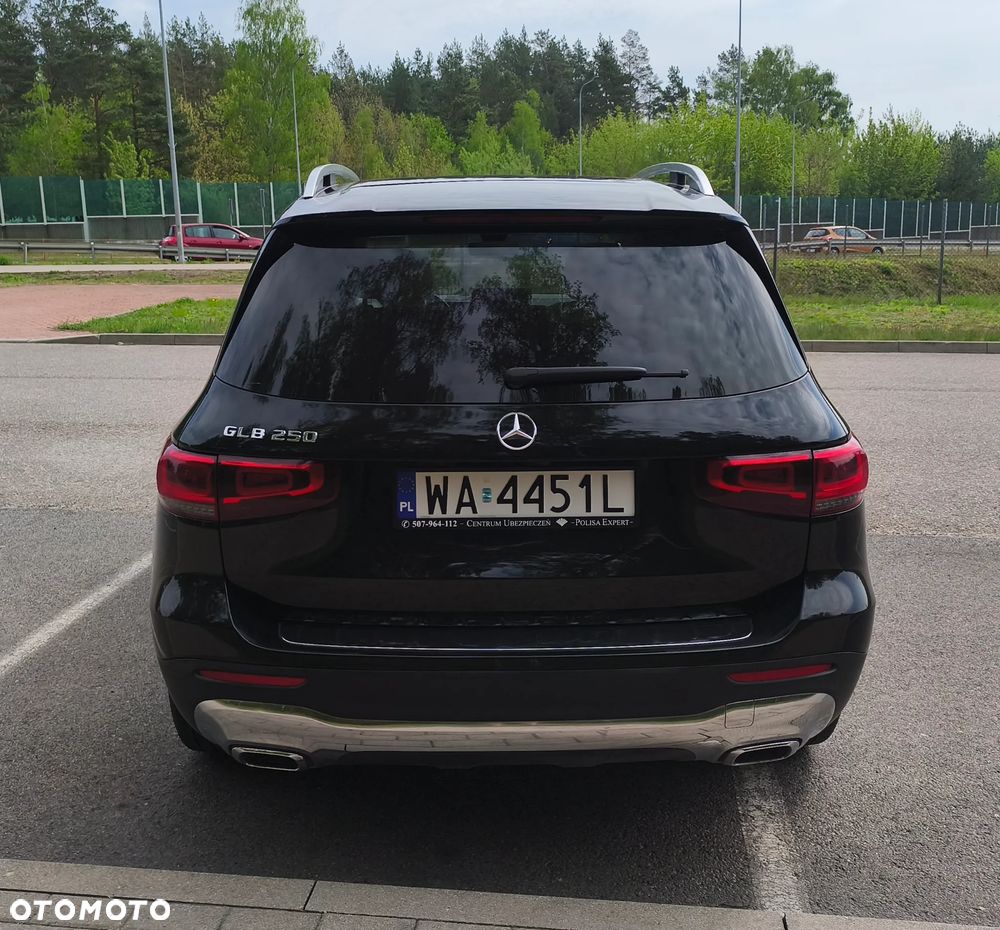 Mercedes-Benz GLB - 4