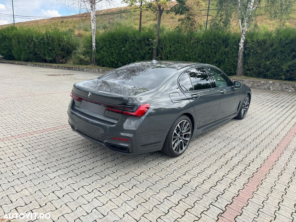 BMW Seria 7 745e - 23