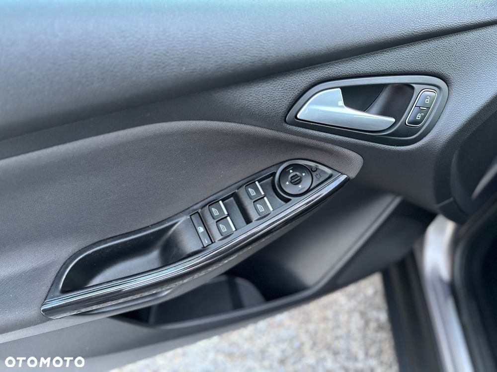 Ford Focus - 8