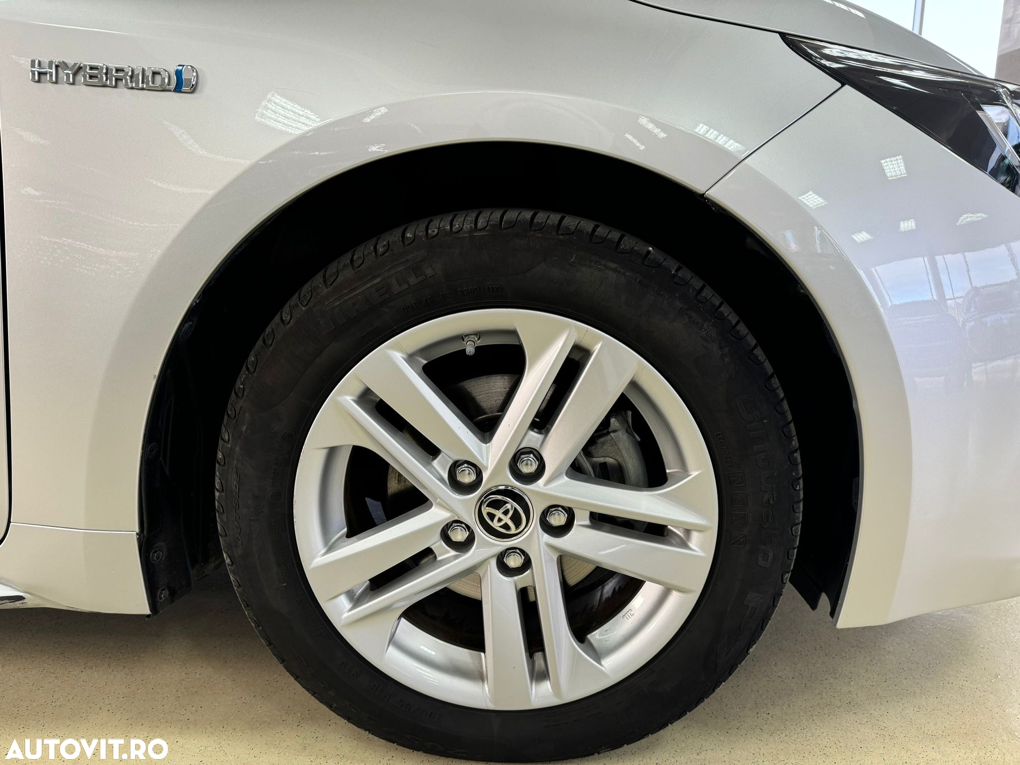 Toyota Corolla 1.8 HSD Business - 7