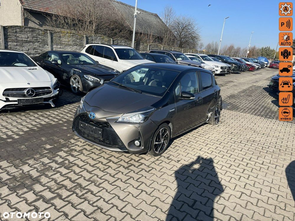 Toyota Yaris Hybrid 100 Selection Pure - 1