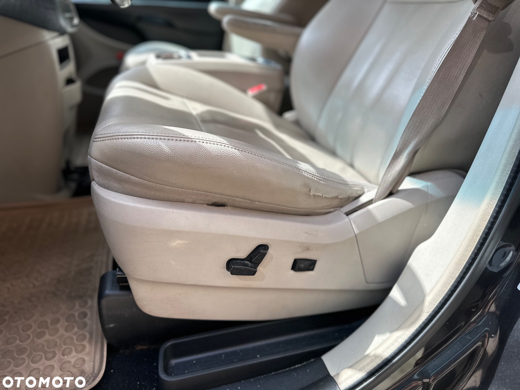 Chrysler Town & Country 3.6 Touring - 25