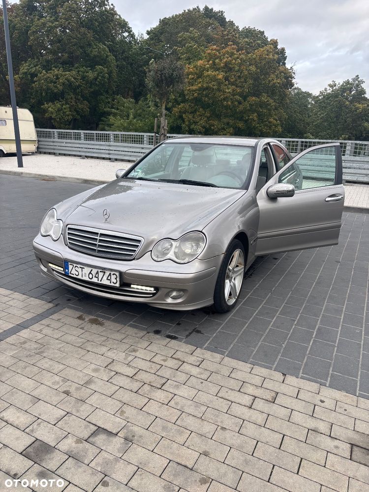 Mercedes-Benz Klasa C 180 T Kompressor Classic - 2