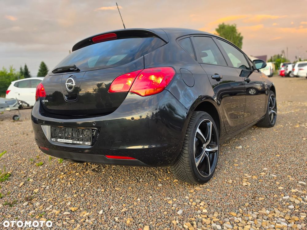 Opel Astra 1.6 Design Edition - 8