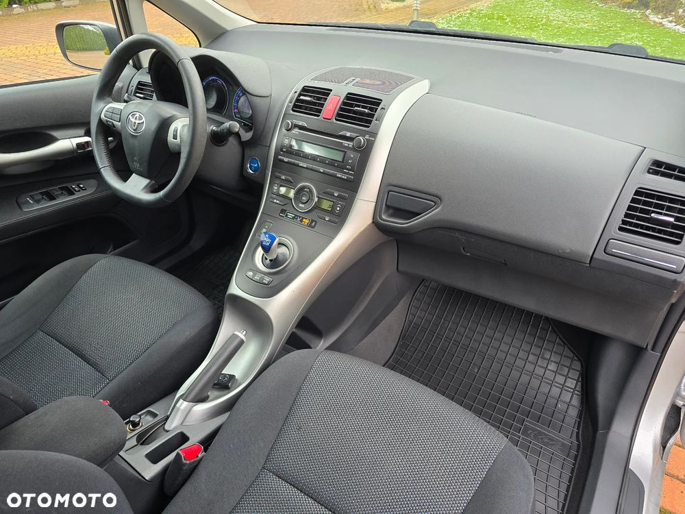 Toyota Auris 1.8 HSD Sol - 14