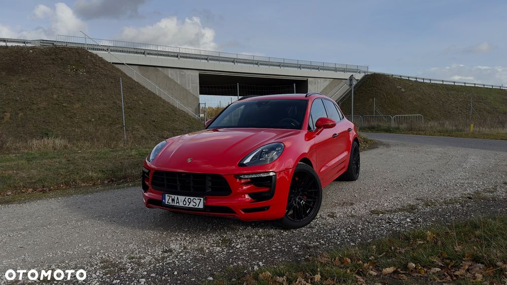 Porsche Macan - 1