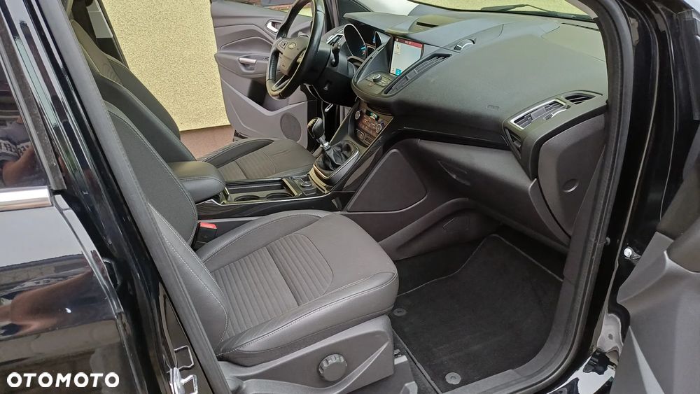 Ford Kuga 1.5 EcoBoost 2x4 Individual - 28