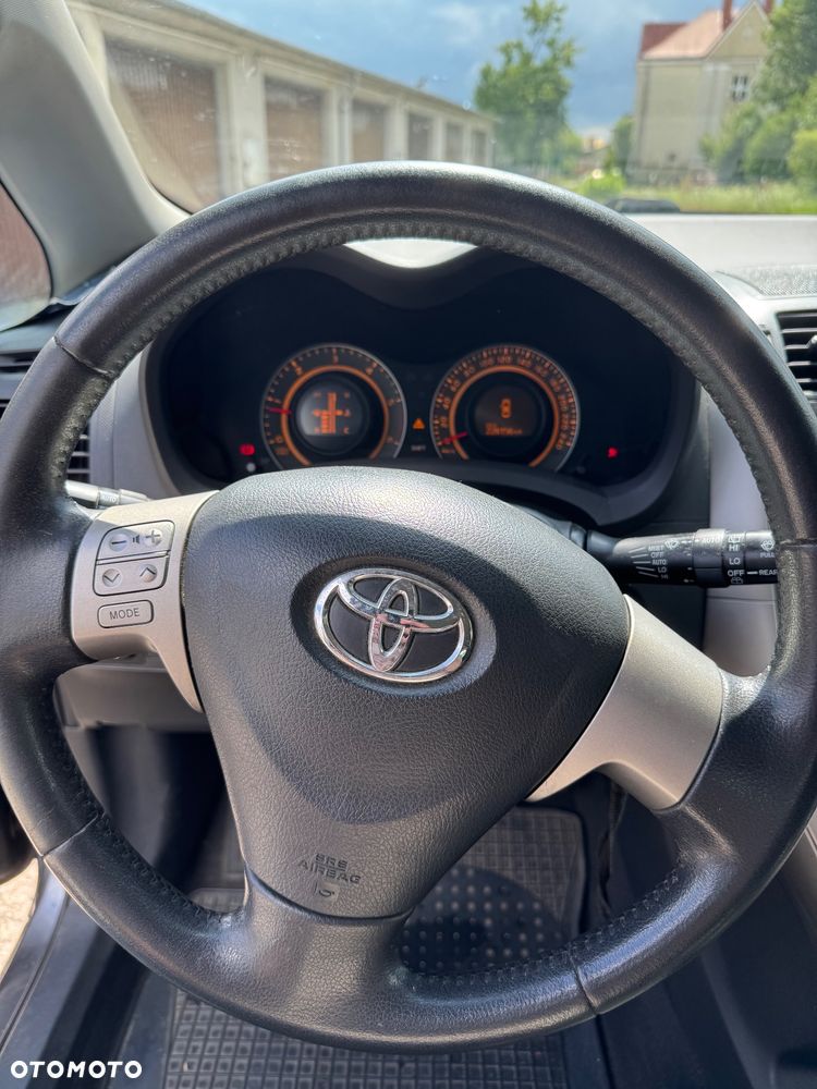 Toyota Auris 1.4 D-4D Premium - 5
