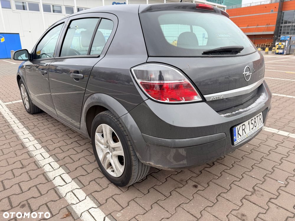Opel Astra 1.6 Essentia - 4