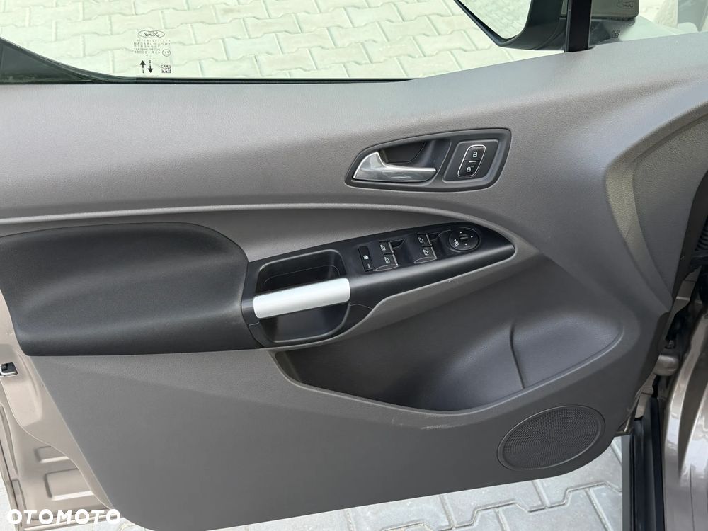 Ford Tourneo Connect 1.5 EcoBlue Titanium - 36