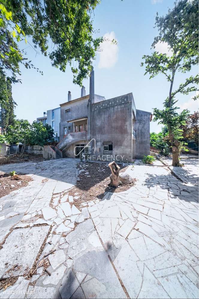 Moradia para Remodelação Total no Centro Histórico de Oeiras | A 5 Min - Grande imagem: 2/48