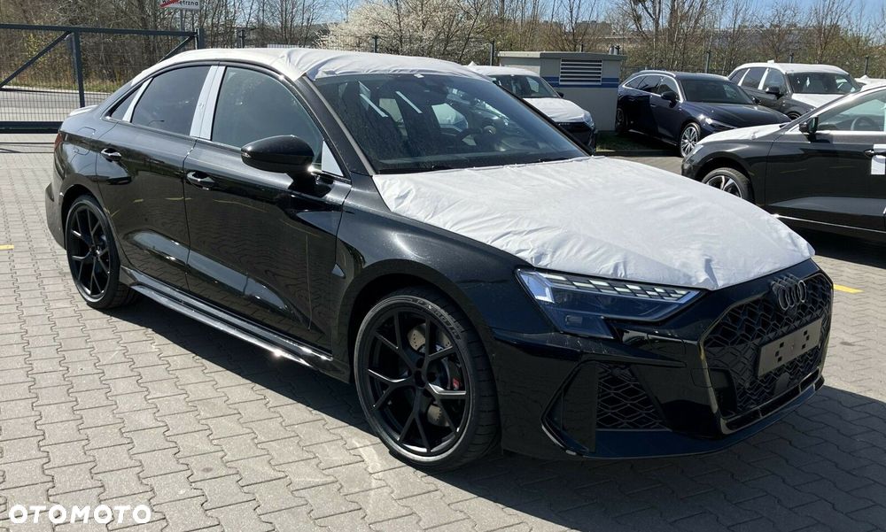 Audi RS3 Limousine - 10