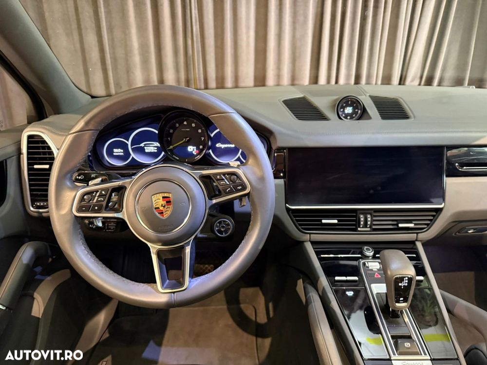Porsche Cayenne - 18