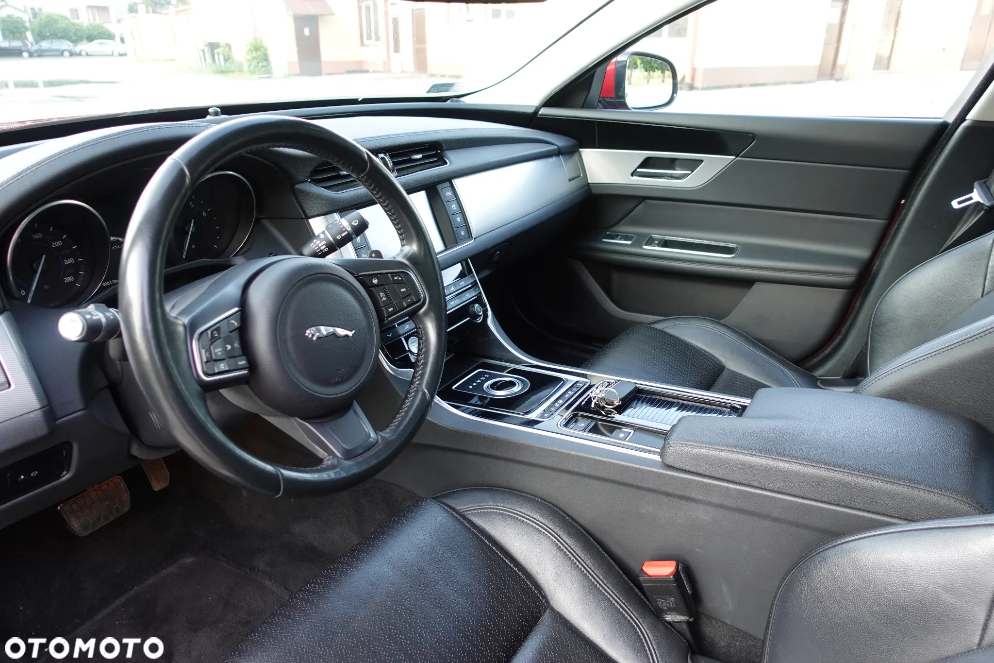 Jaguar XF 2.0 T Premium Luxury - 13