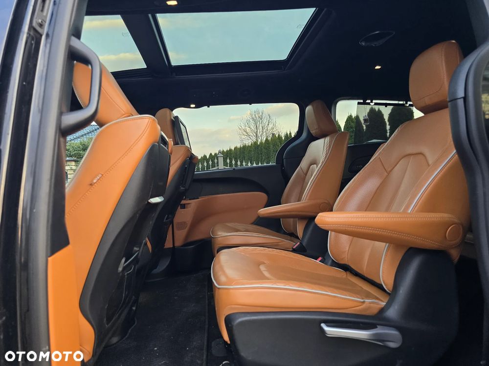 Chrysler Pacifica - 22