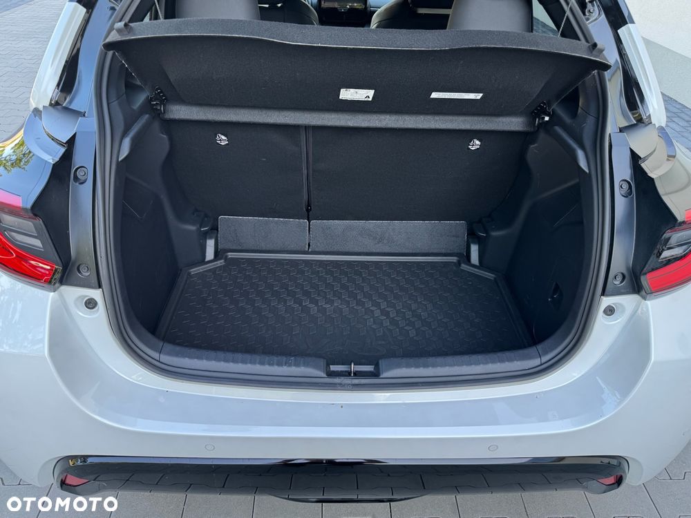 Toyota Yaris Hybrid 1.5 Style - 12
