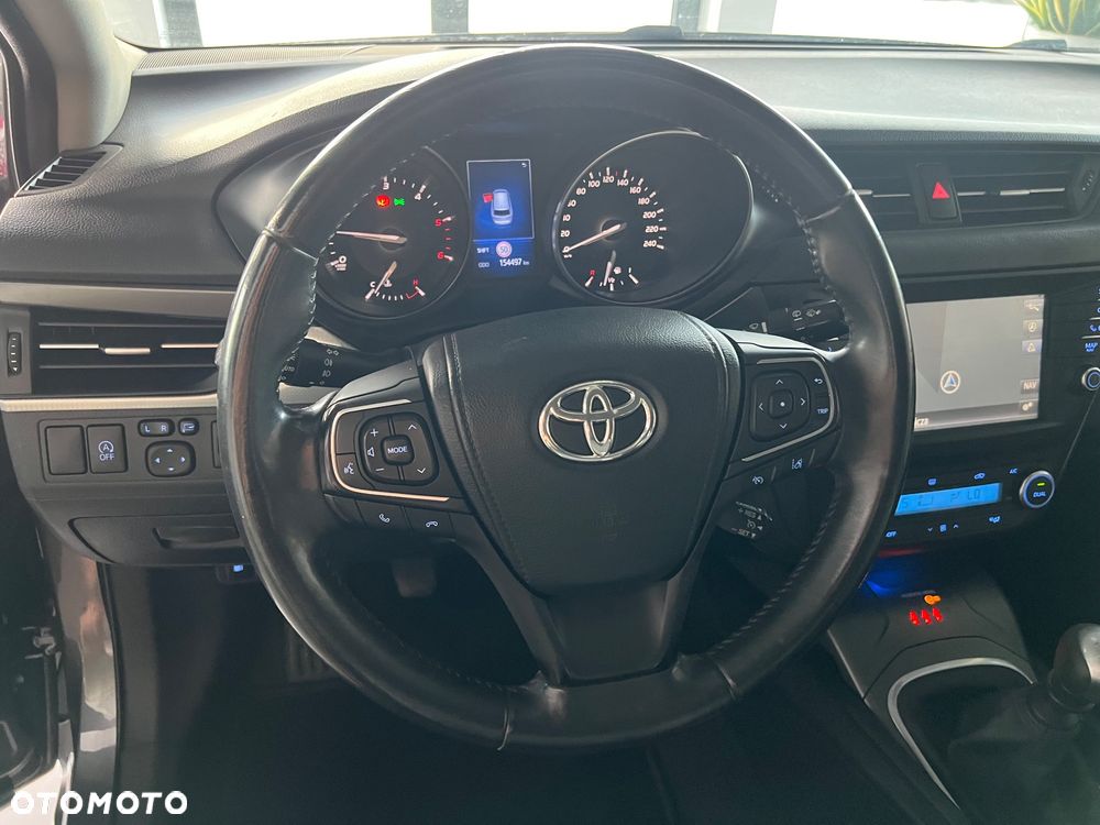 Toyota Avensis - 13