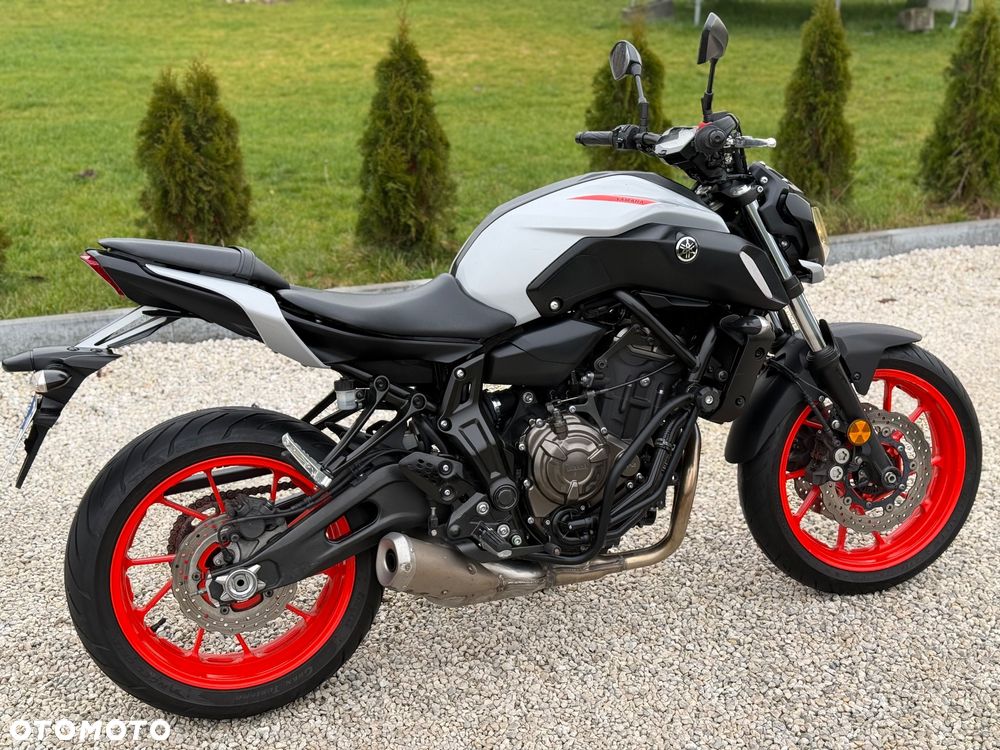 Yamaha MT - 4