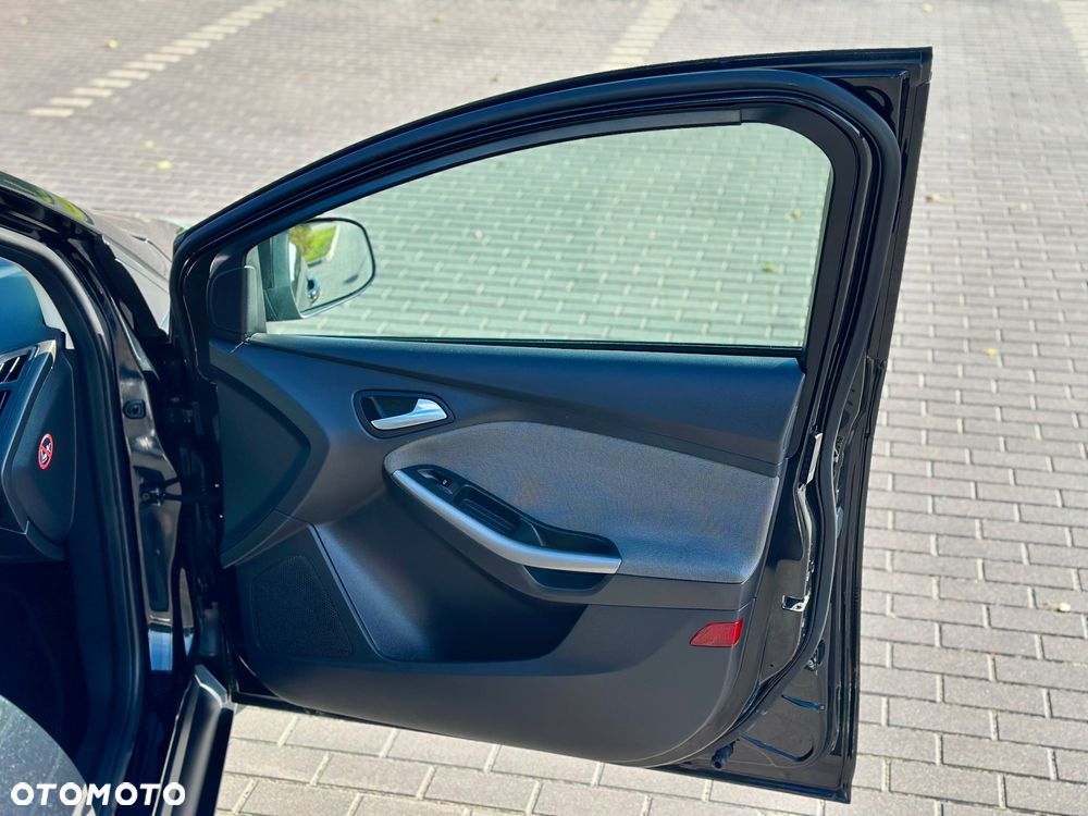 Ford Focus 1.6 Ambiente - 24