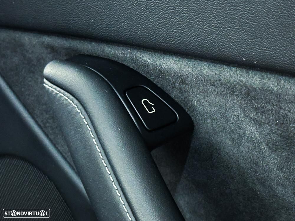 Tesla Model Y Performance Dual Motor AWD - 27