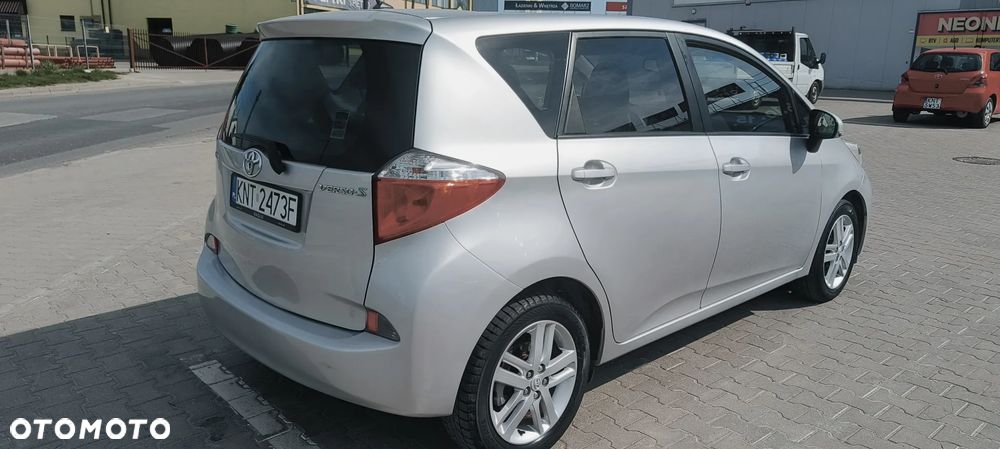 Toyota Verso S 1.33 VVT-i Life - 11