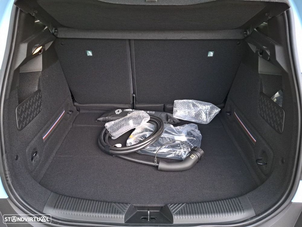 Renault 4 E-Tech 52 kWh Techno Autonomia Conforto - 24