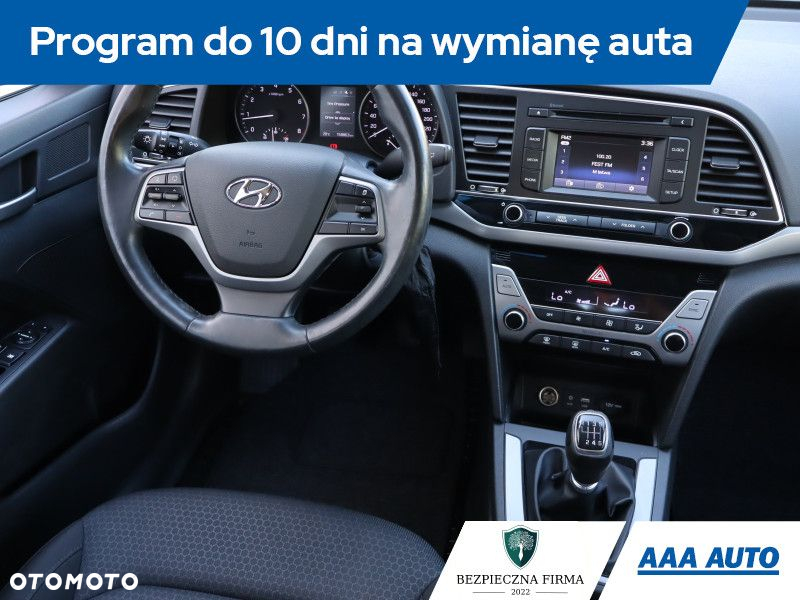 Hyundai Elantra - 8
