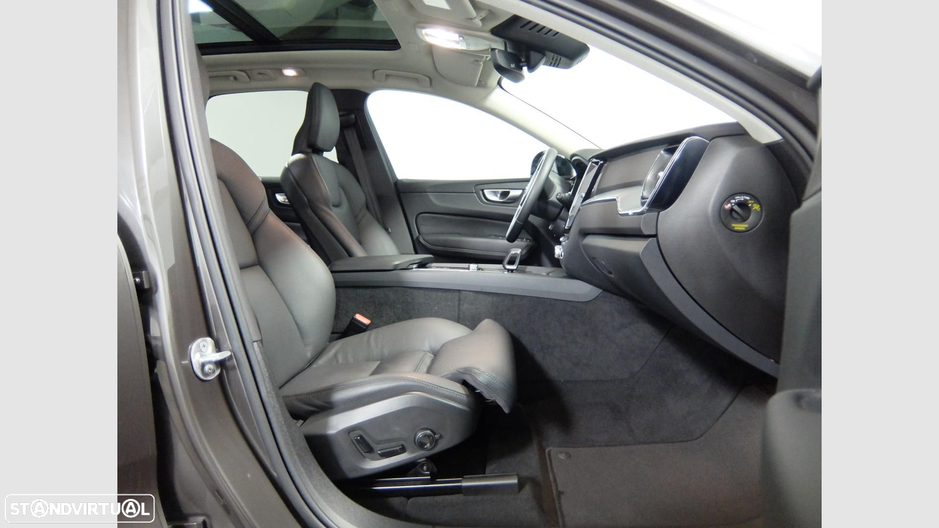 Volvo XC 60 2.0 T8 PHEV Plus Dark AWD - 11