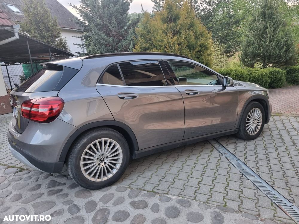 Mercedes-Benz GLA 200 d 4MATIC Aut. - 3
