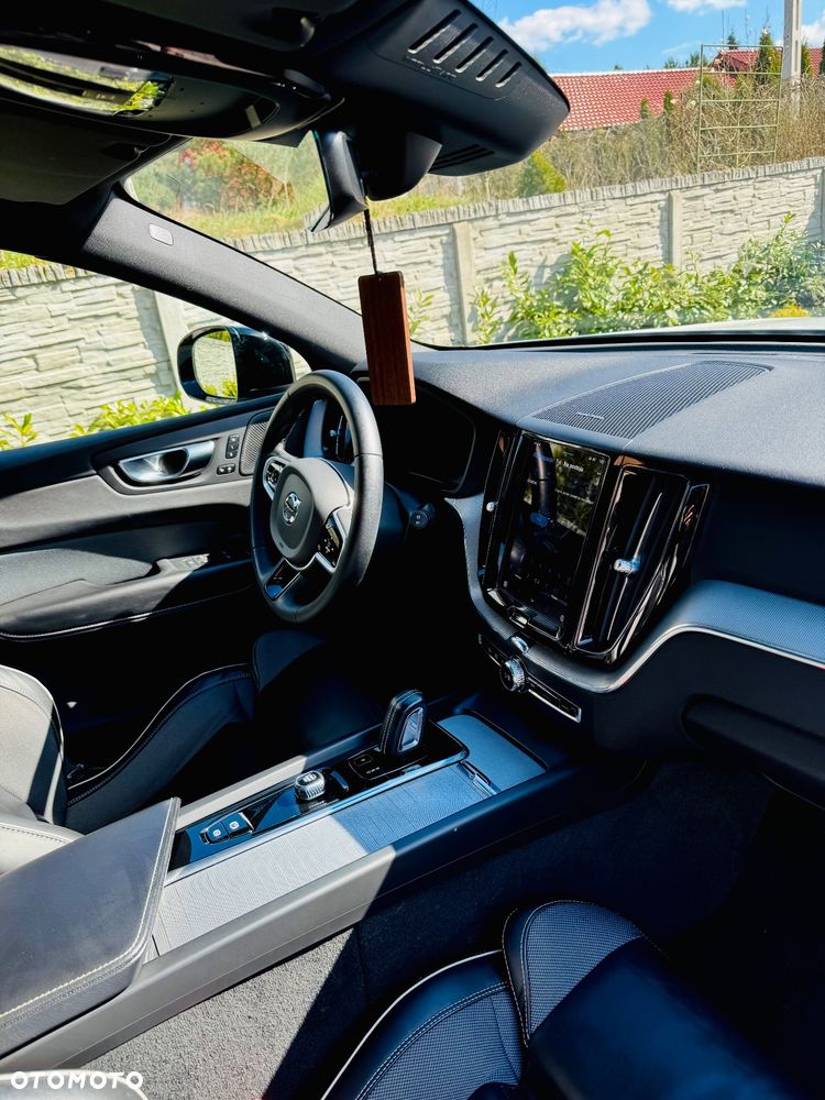 Volvo XC 60 B5 B AWD R-Design - 6