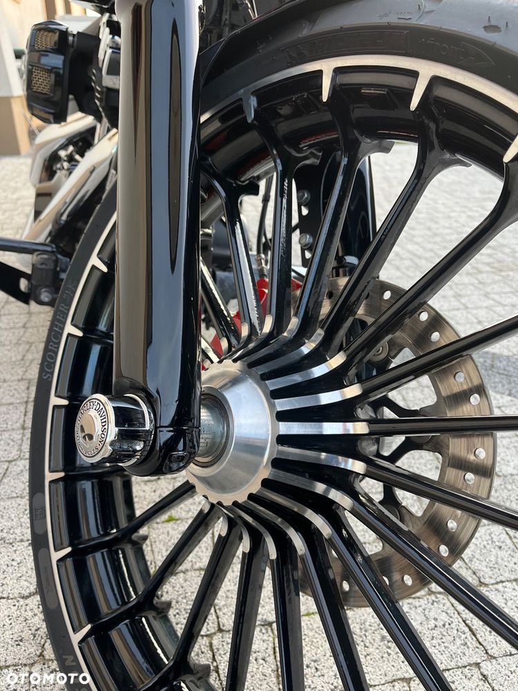 Harley-Davidson FXSB Breakout - 9