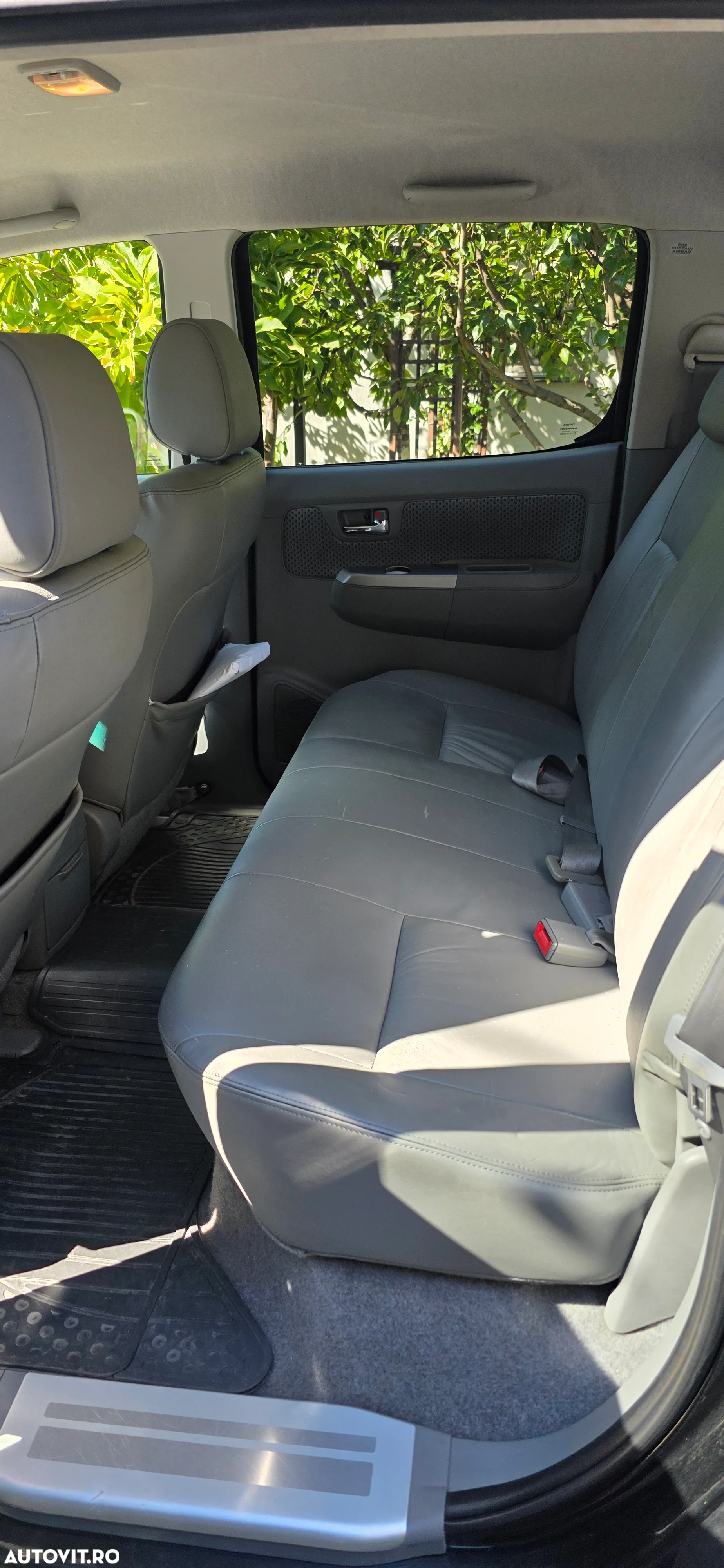 Toyota Hilux 4x4 Cabina Dubla Style+ Aut. - 9