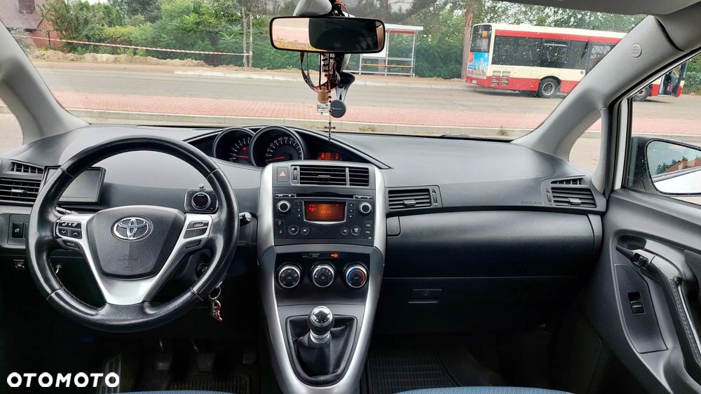 Toyota Verso 1.6 Active - 10