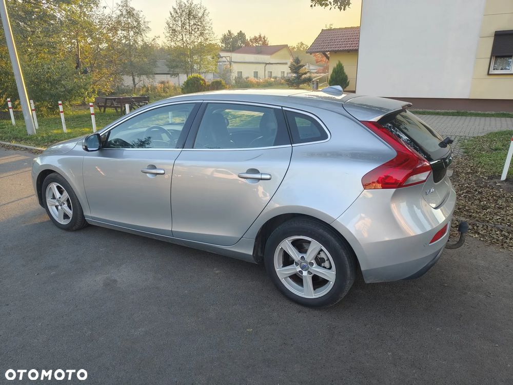 Volvo V40 D2 Momentum - 3