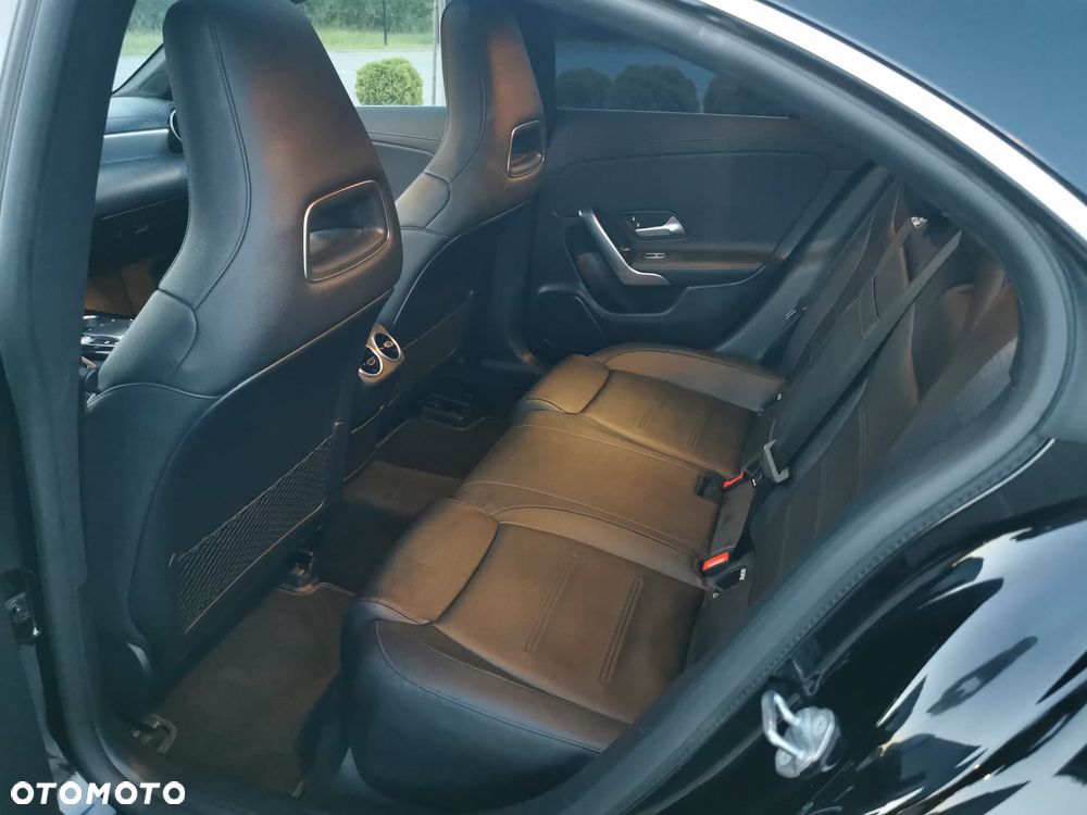 Mercedes-Benz CLA - 23