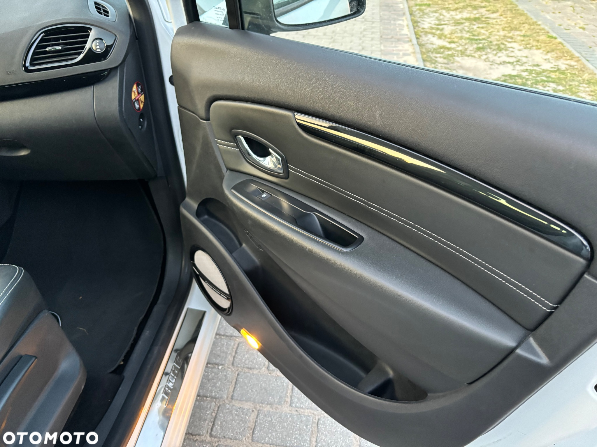 Renault Scenic 1.5 dCi Bose EDition EDC - 16