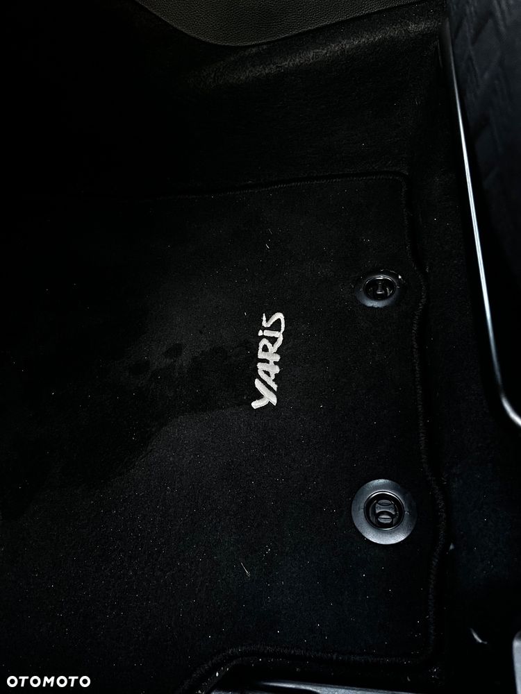 Toyota Yaris - 32