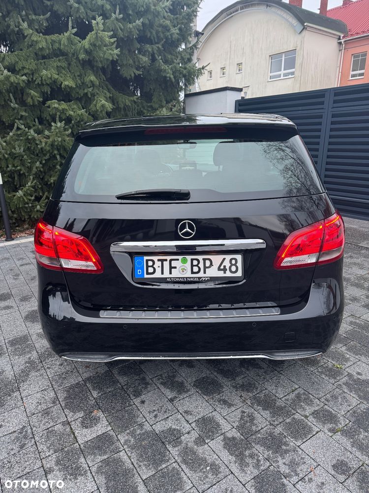 Mercedes-Benz Klasa B 180 Edition - 15