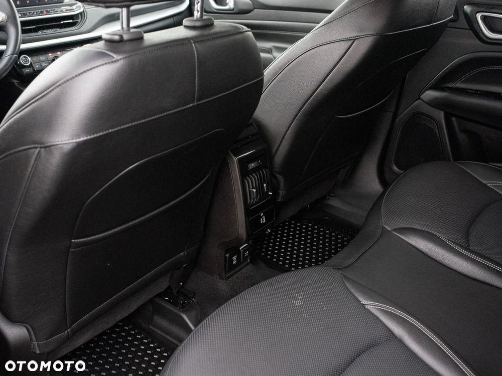 Jeep Compass - 26