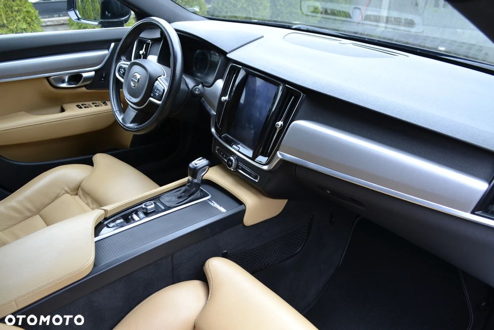 Volvo V90 D4 Geartronic Momentum - 35