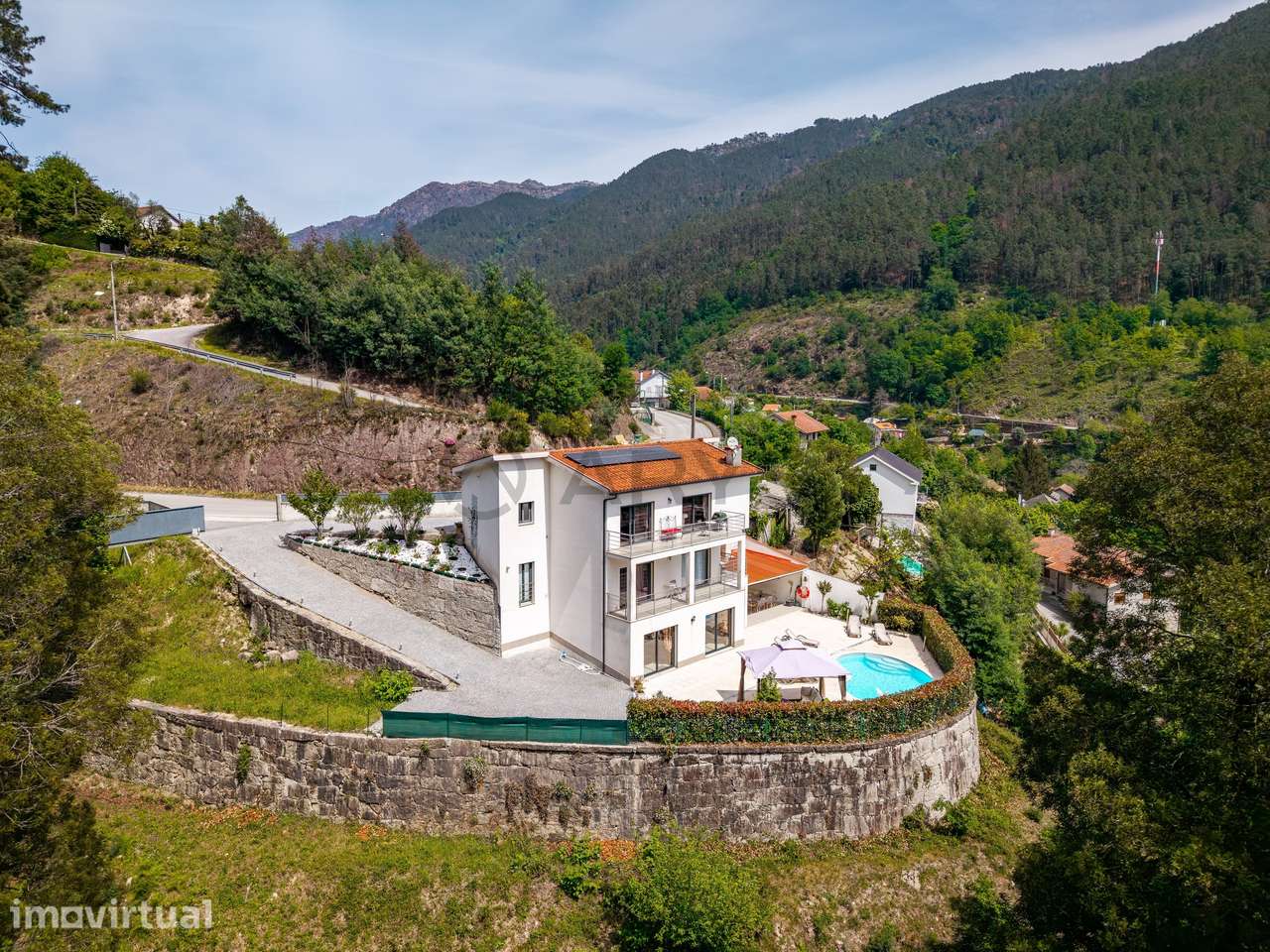 Moradia T4 no coração do Gerês com Piscina - Grande imagem: 3/54